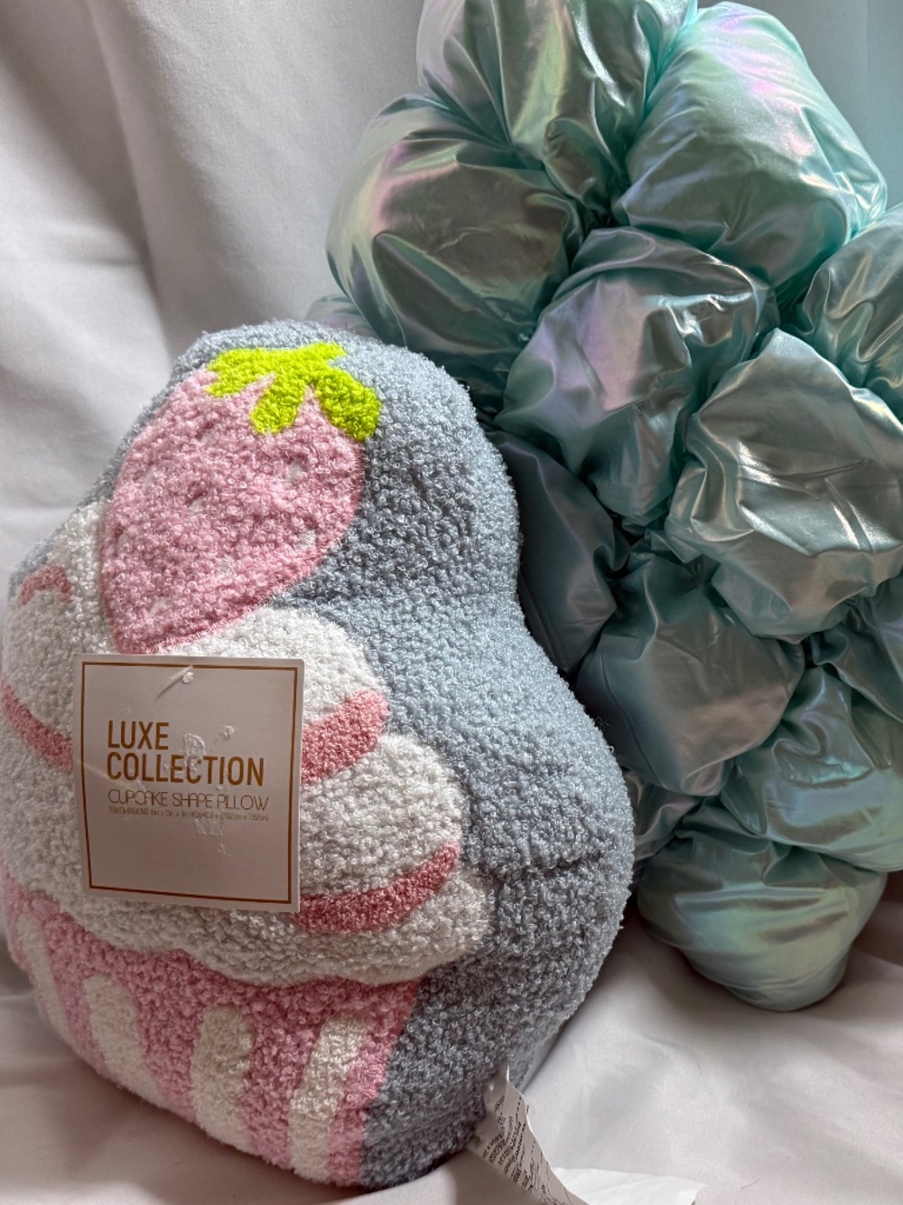 NWT Set of FOUR Girly Throw Pillows